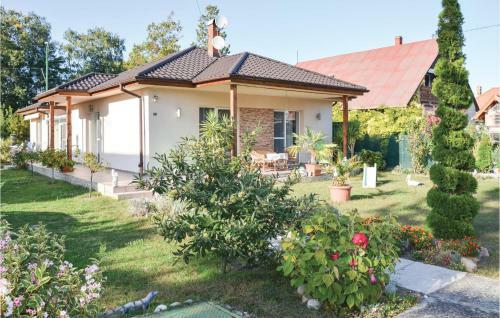 Two-bedroom Holiday Home In Balatonboglar