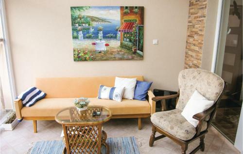 Two-bedroom Holiday Home In Balatonboglar