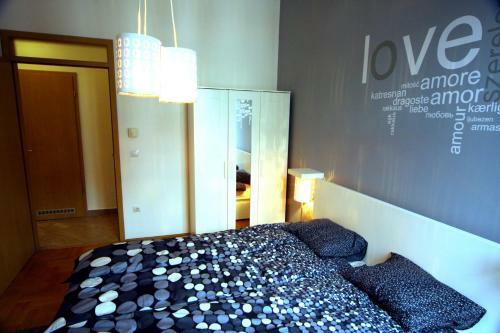 Gozsdu Apartment