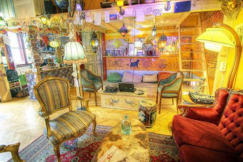 Lavender Circus Hostel, Doubles & Ensuites