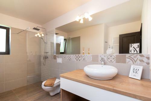 Hostal Pensiunea Lucia