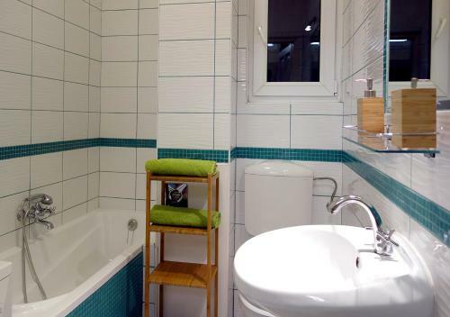 Vivid Rozsa Apartment