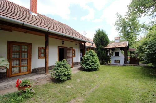 Hostal Cserh�t Guesthouse