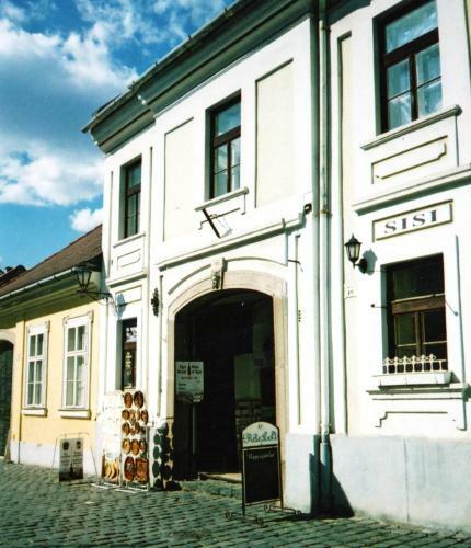 Aranyv�r Apartment