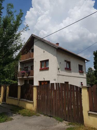 Apartamento Etyek Rustic Home