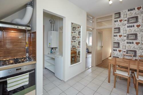 Zoli Apartmanok -n�ri K�lcsey 32