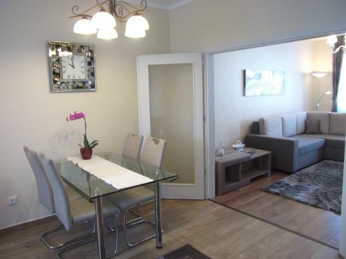 Ametiszt Apartman