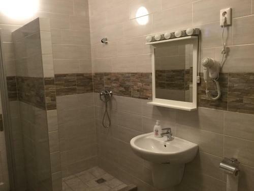 Hostal Avas Apartman