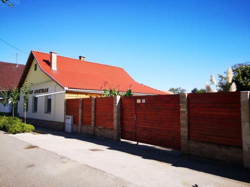 R�day Apartman
