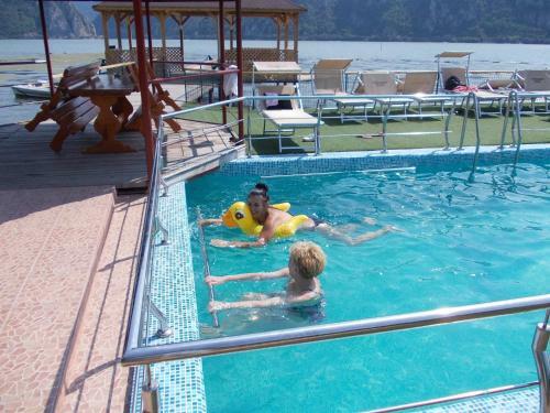 Hostal Pensiunea Lucian