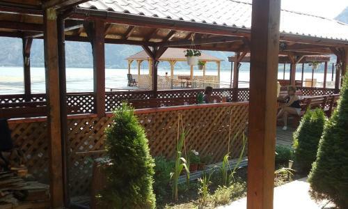 Hostal Pensiunea Lucian