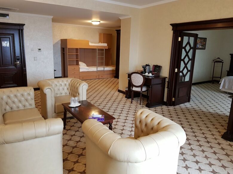 Hotel Golden House