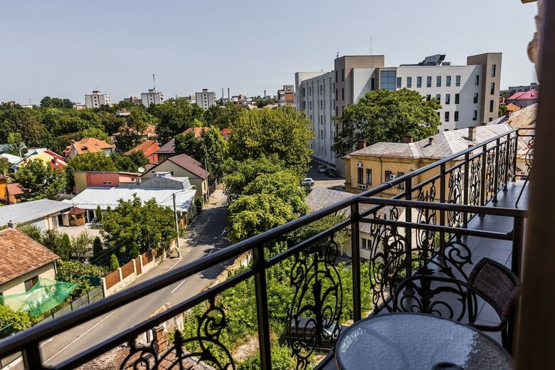 Hotel Golden House