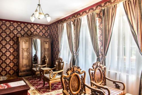 Fried Castle Hotel Resort