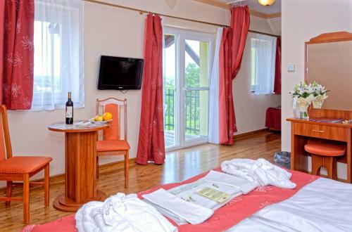 Fried Castle Hotel Resort