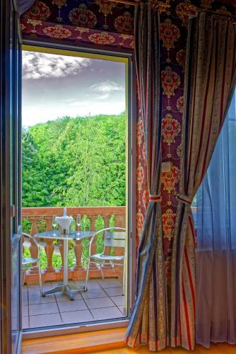 Fried Castle Hotel Resort