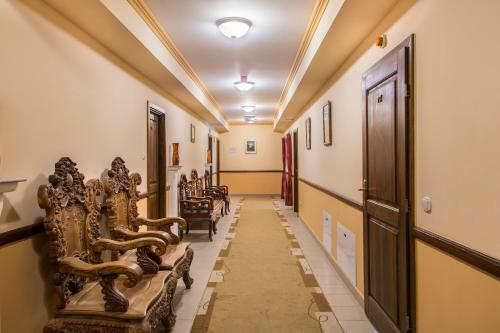 Fried Castle Hotel Resort