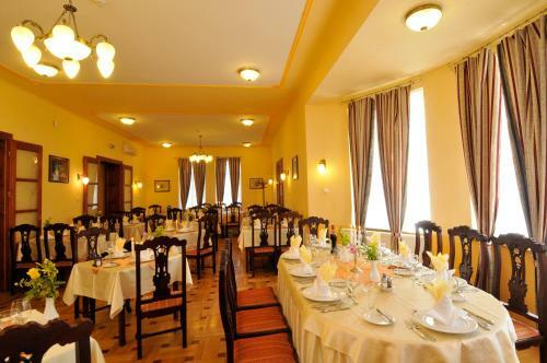 Fried Castle Hotel Resort
