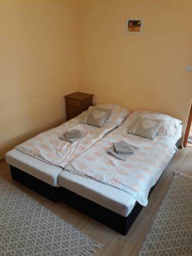 Hostal Kis Rig� Vend�gh�z