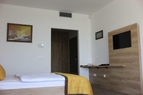 Zs�lyaliget Hotel