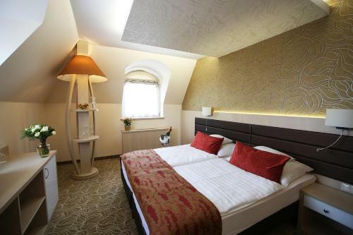 Hotel Kiss