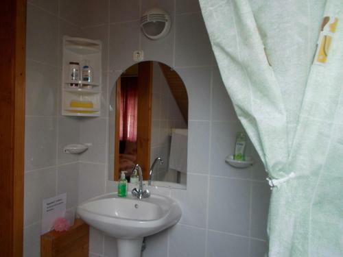 Bed & Breakfast �jjelibagoly Panzi�