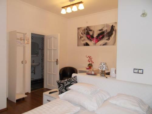 Bed & Breakfast �jjelibagoly Panzi�