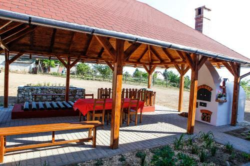 Hostal Katica Vend�gh�z