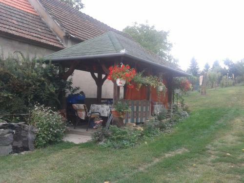 Erd�sz Lak