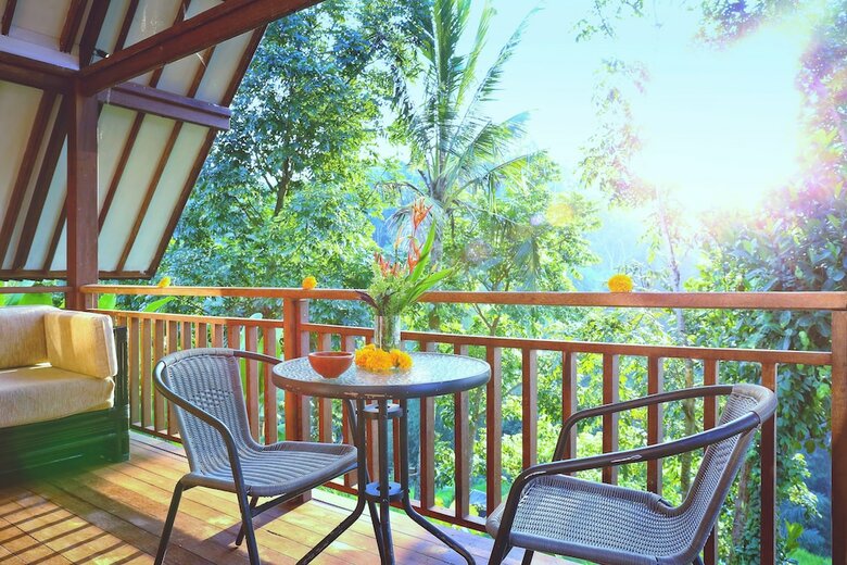 Hostal Village Above The Clouds