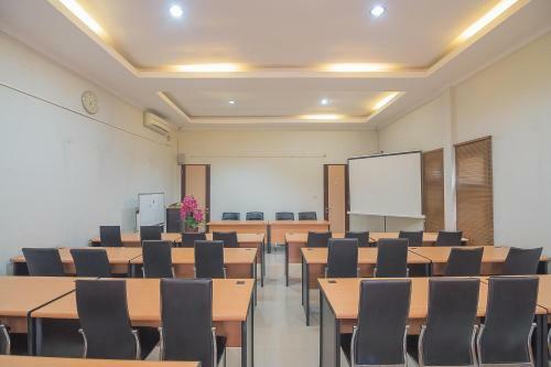 Hostal Reddoorz Syariah Plus @ Banjarbaru 2