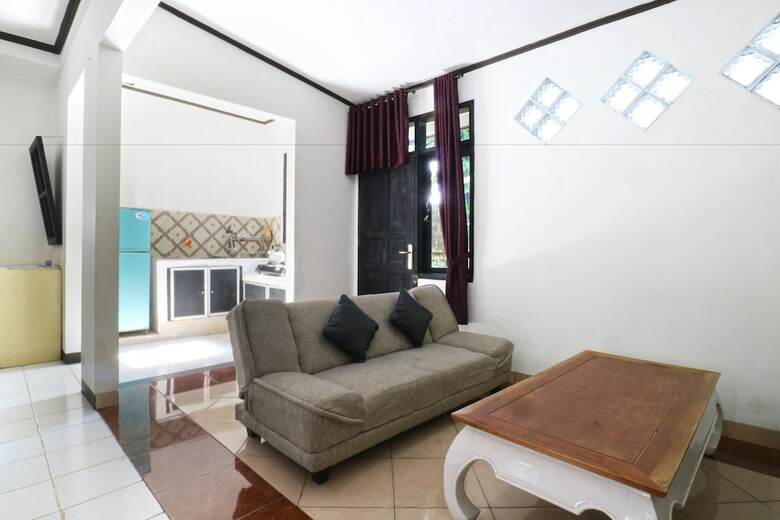 Aries Biru Hotel & Villa