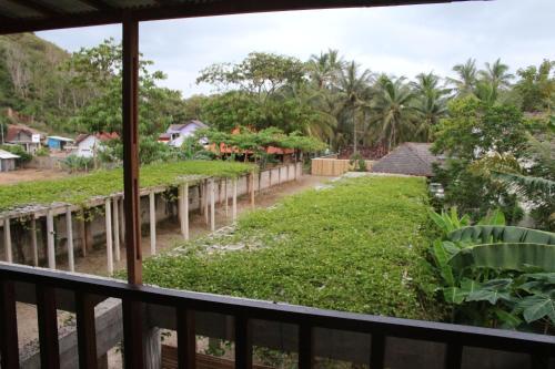 Hostal Arrys Watukarung Surfcamp