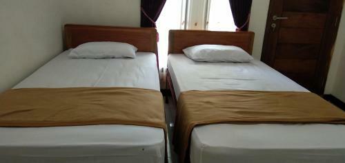 Hostal Arrys Watukarung Surfcamp