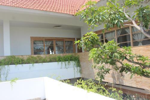 Posada Kedungu Surf Camp