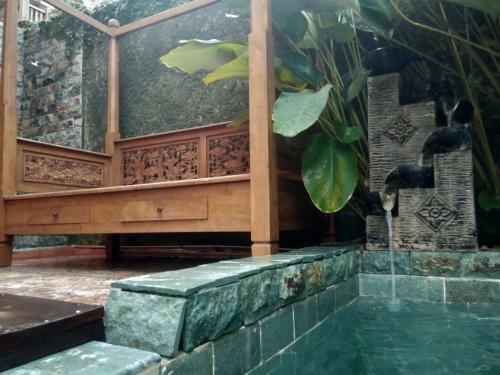 Balinese Villa With Private Pool In Batam