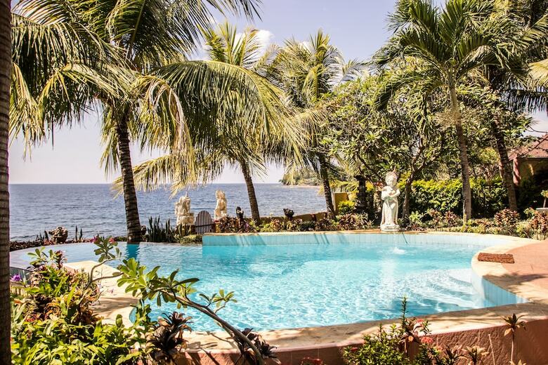 Teluk Indah Beach & Pool Villa