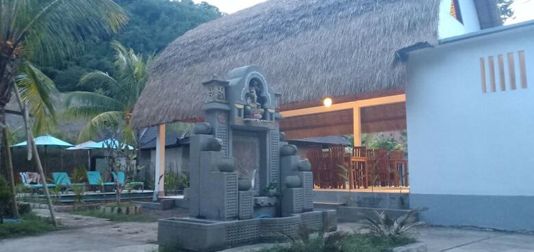 Hostal Bale Lumbung Bungalows