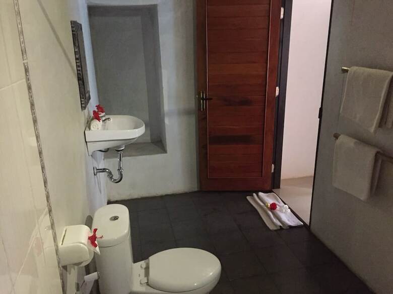Hostal Crystal Bay Bungalows