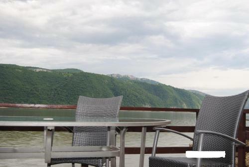 Hostal Pension La Ponton