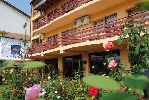 Hostal Pension La Ponton