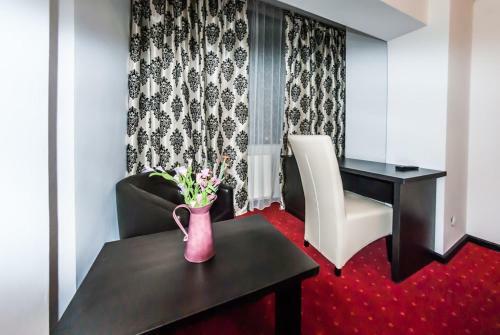 Hotel Blue Night