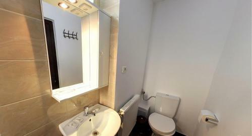 Hostal La Storia Guest House
