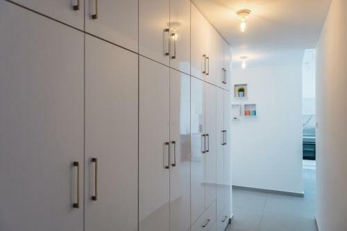 Yona Hanavi Apartment