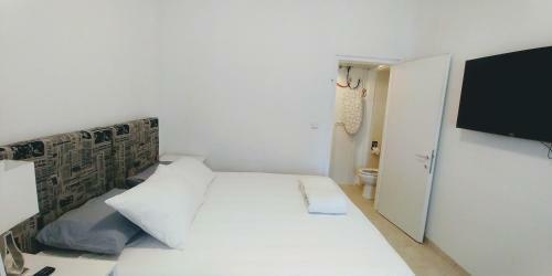 Begin19 Apartments & Hostel