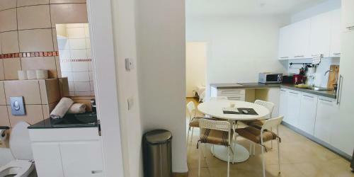 Begin19 Apartments & Hostel