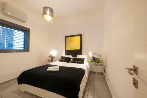 Luxury 2 Bedrooms Apartments Rothschild + Balcony