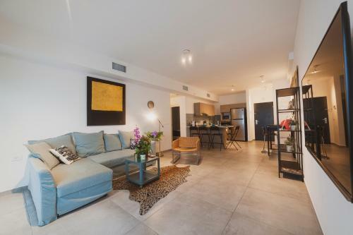 Luxury 2 Bedrooms Apartments Rothschild + Balcony