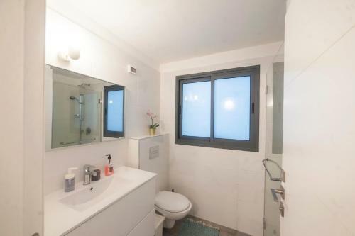 Luxury 2 Bedrooms Apartments Rothschild + Balcony