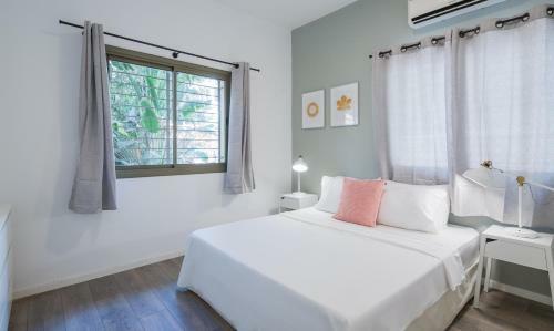 Modern 2 Bdr Spacious Apartment